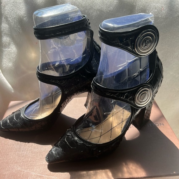 Louis Vuitton Shoes - LV Cruise Collection - Royal snakeskin pump